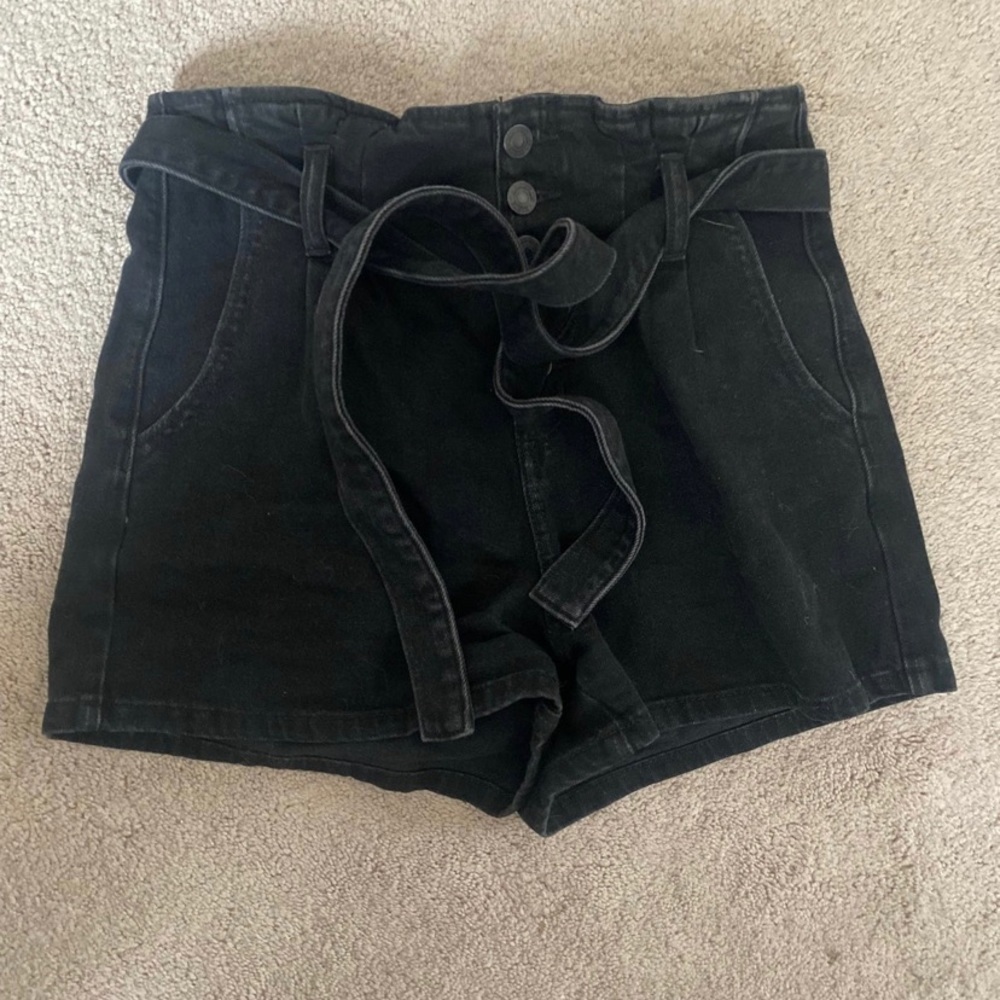 Women’s American Eagle black Mom Short jean shorts 0